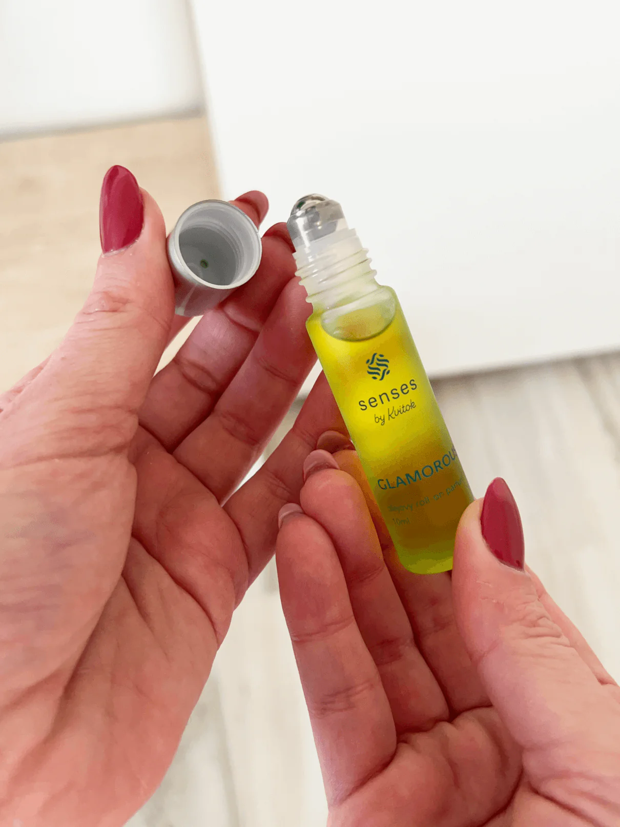 Kvitok Senses Roll-on olejový parfém Glamorous (10 ml) - Image 4